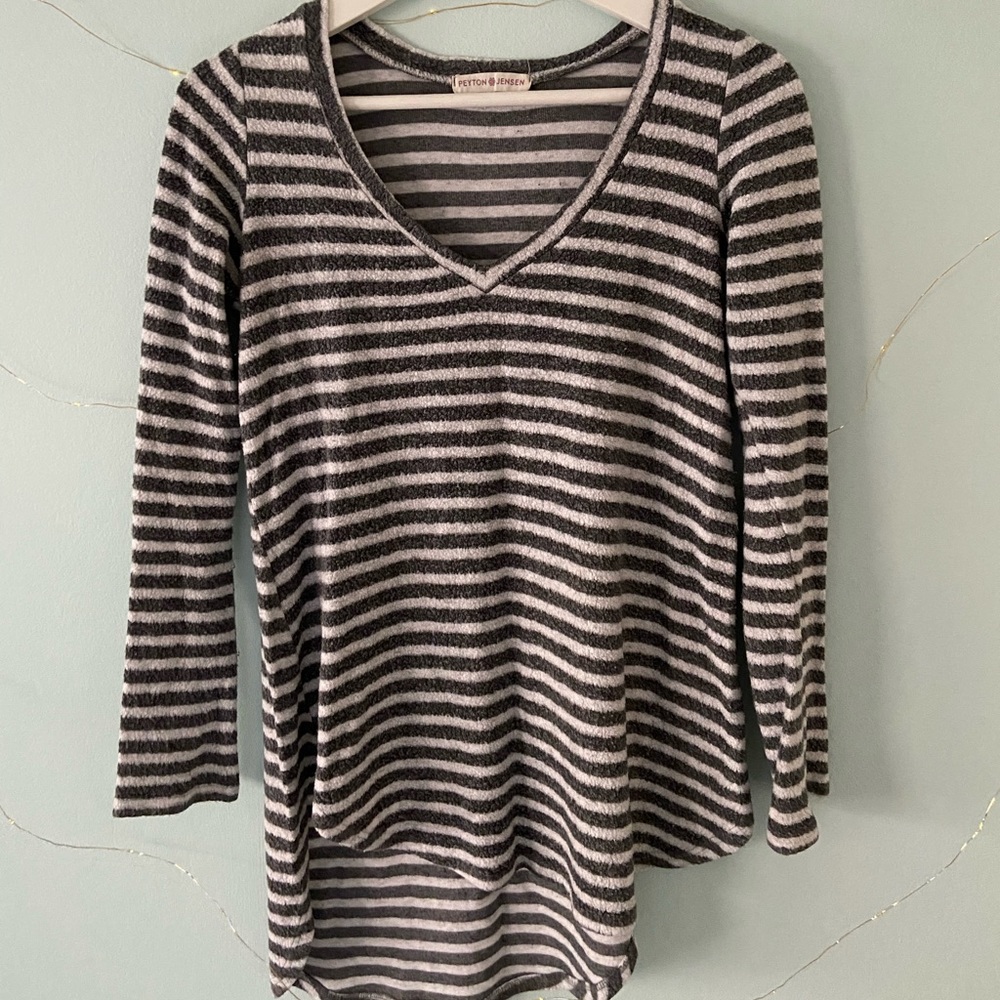 Cozy Soft V-neck Sweater!